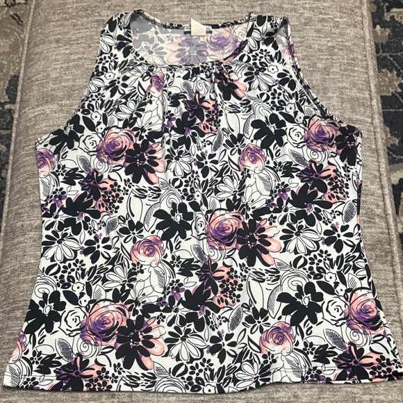 Stephen & Casey Tops - STEPHEN AND CASEY Floral Print Tank Top in White, Black & Purple